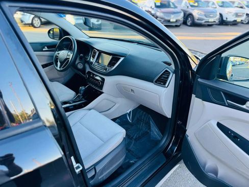 Used 2018 Hyundai Tucson SEL FWD image 11