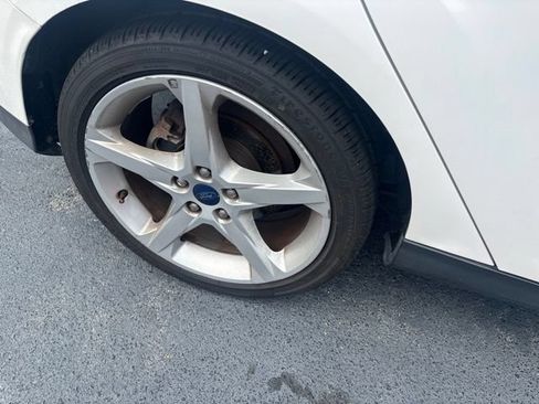 Used 2014 Ford Focus Titanium FWD image 6
