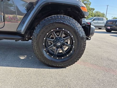 Used 2018 Jeep Wrangler Unlimited Rubicon AWD/4WD image 18