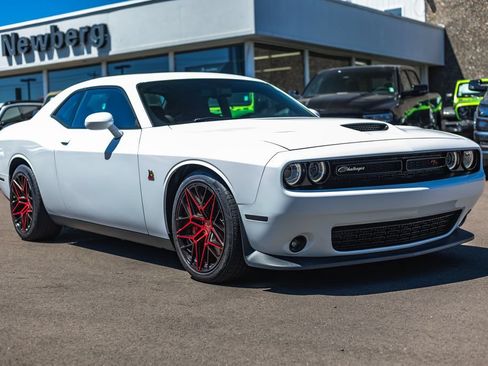 Used 2021 Dodge Challenger R/T Scat Pack RWD image 5