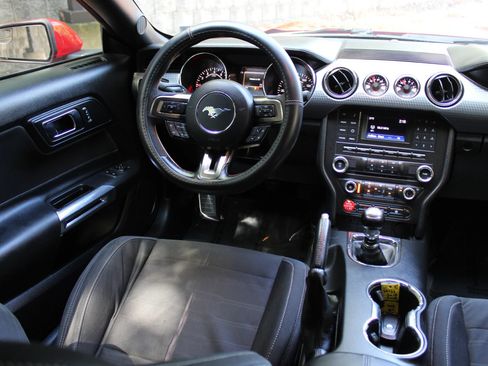Used 2017 Ford Mustang GT w/ GT Performance Package RWD image 15