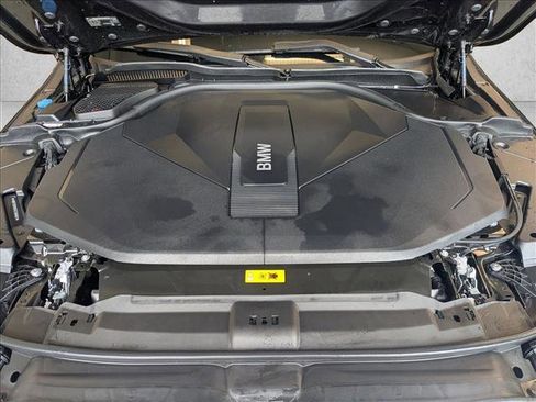 Used 2025 BMW i5 eDrive40i w/ Premium Package image 22