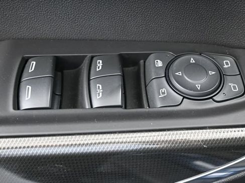 Used 2020 GMC Sierra 1500 AT4 w/ AT4 Premium Package AWD/4WD image 17