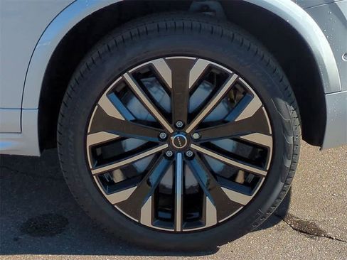 New 2026 Volvo XC90 B6 Plus w/ Protection Package Premier image 12