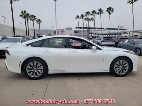 Certified 2022 Toyota Mirai XLE image 3