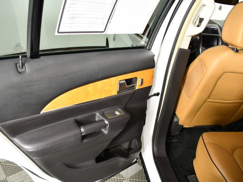 Used 2014 Lincoln MKX AWD w/ Equipment Group 102A image 45
