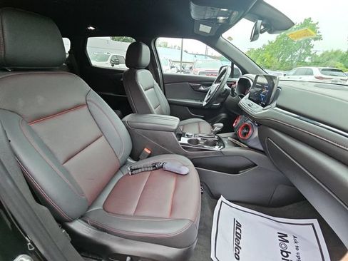 Used 2025 Chevrolet Blazer RS FWD image 30