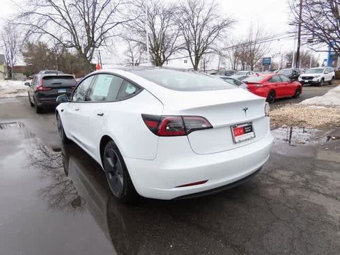 Used 2021 Tesla Model 3 Standard Range Plus image 4