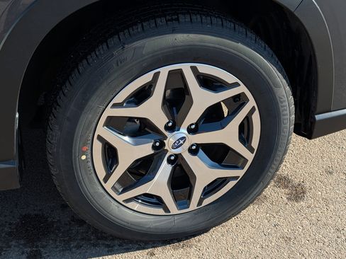 Used 2023 Subaru Forester Premium image 15