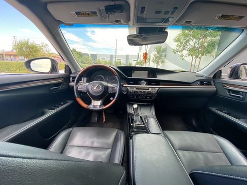 Used 2017 Lexus ES 350 w/ Navigation System Package FWD image 20