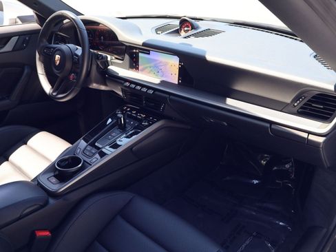 Certified 2025 Porsche 911 Carrera RWD image 25