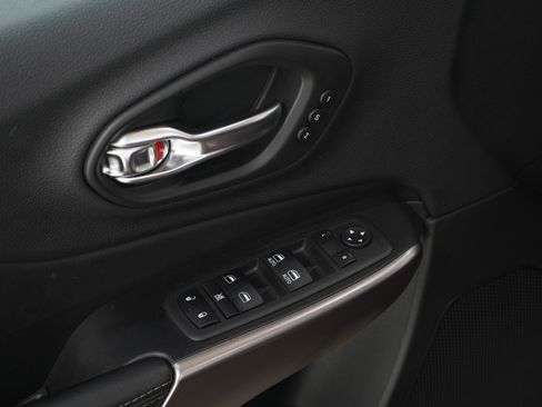 Used 2020 Jeep Cherokee Limited w/ Trailer Tow Group image 21