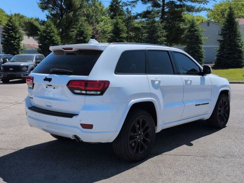 Used 2020 Jeep Grand Cherokee Altitude AWD/4WD image 8