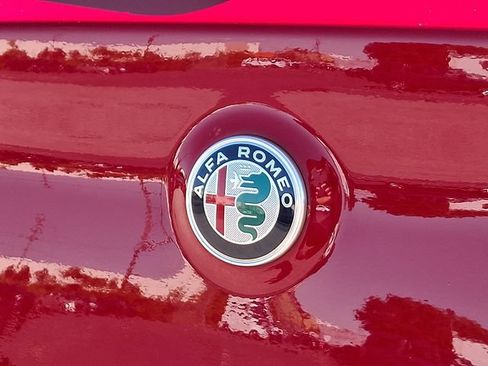 Used 2023 Alfa Romeo Stelvio Ti AWD/4WD image 31