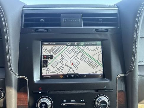 Used 2015 Lincoln Navigator 4WD w/ Equipment Group 101A Reserve image 18