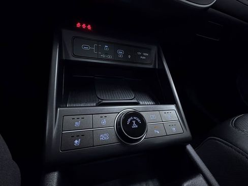 Used 2024 Hyundai Kona Limited image 24