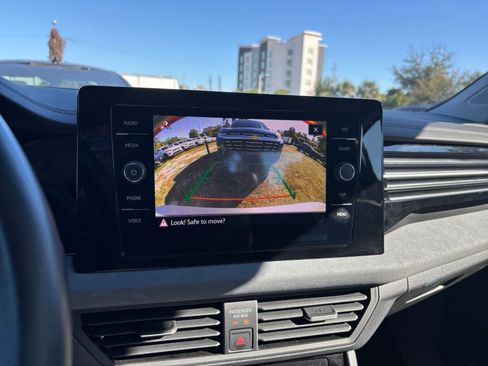 Used 2025 Volkswagen Jetta SE image 20