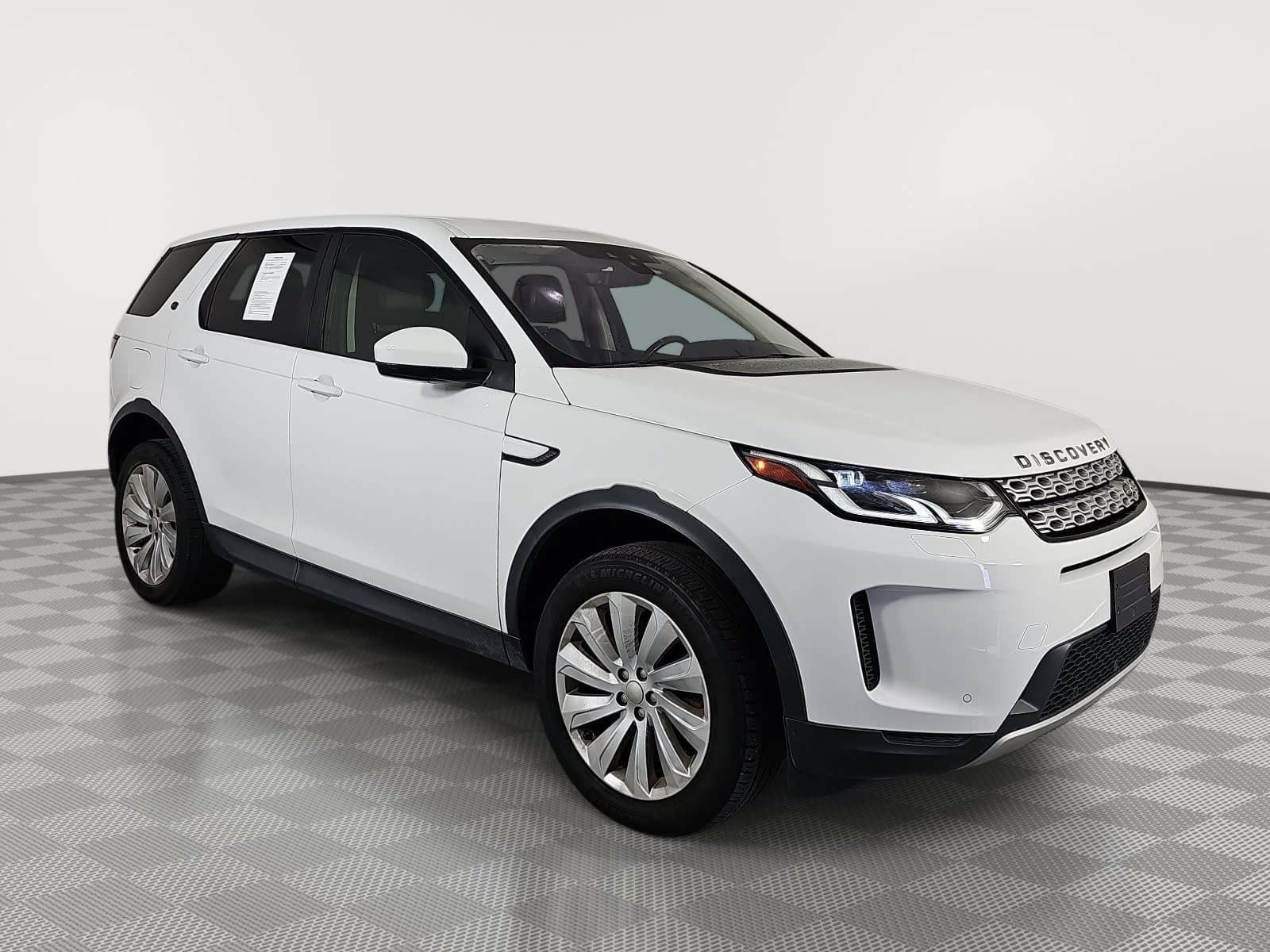 Used 2020 Land Rover Discovery Sport SE AWD/4WD image 2