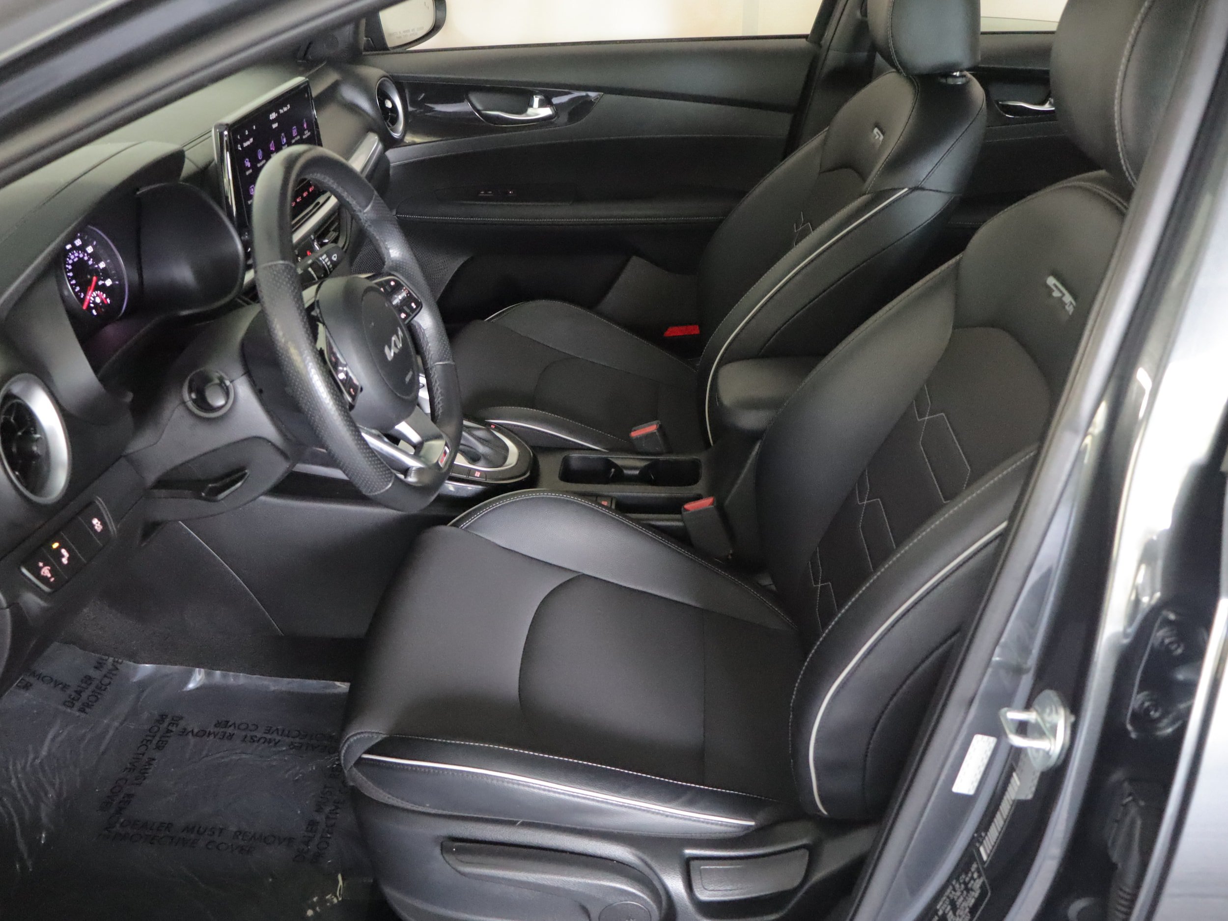 Used 2023 Kia Forte GT-Line w/ GT-Line Premium Package FWD image 8