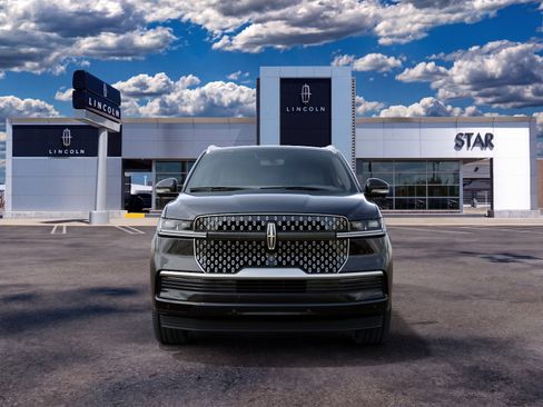 New 2027 Lincoln Navigator L Reserve RWD image 3