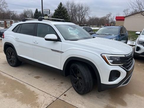 New 2026 Volkswagen Atlas Cross Sport SE AWD/4WD image 1
