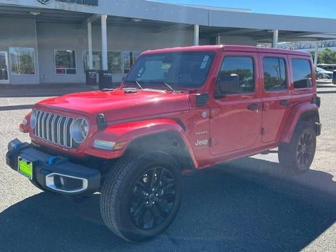 Used 2024 Jeep Wrangler Unlimited Sahara AWD/4WD image 14