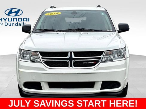 Used 2019 Dodge Journey SE FWD image 2