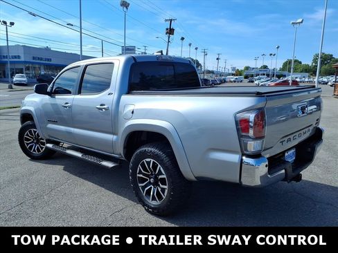 Used 2023 Toyota Tacoma TRD Sport w/ Technology Package AWD/4WD image 4
