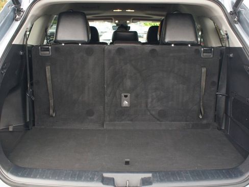 Used 2022 Toyota Highlander XLE image 17