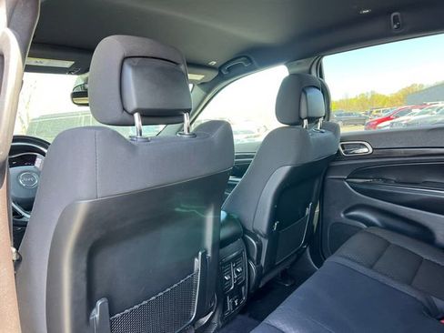 Used 2020 Jeep Grand Cherokee Laredo AWD/4WD image 35