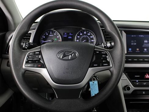 Used 2017 Hyundai Elantra SE image 23
