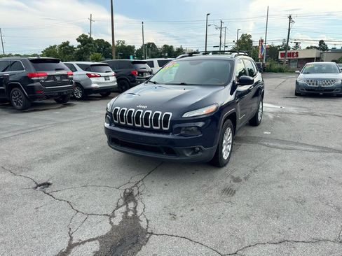 Used 2015 Jeep Cherokee Latitude w/ Comfort/Convenience Group AWD/4WD image 7