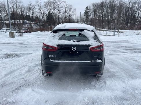 Used 2020 Nissan Rogue Sport S w/ Appearance Package image 9
