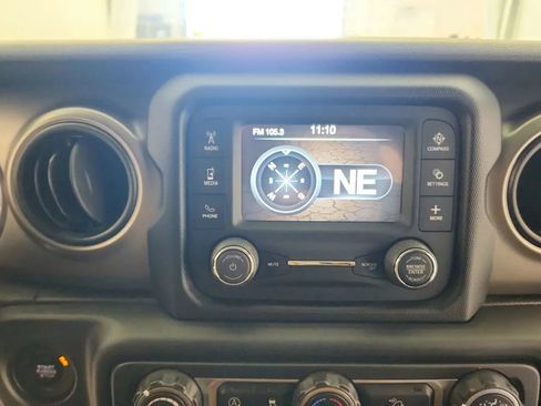 Used 2018 Jeep Wrangler Sport image 23