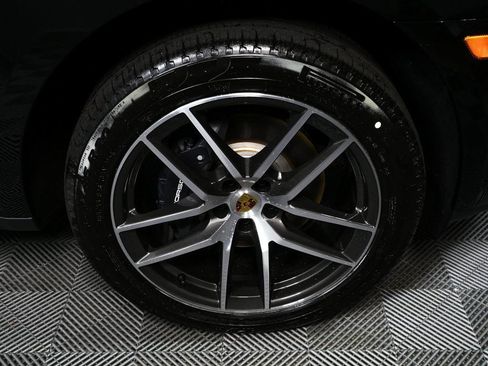 Used 2026 Porsche Macan AWD/4WD image 40