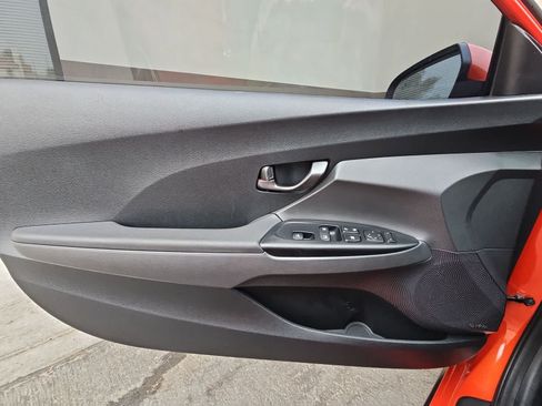 Used 2019 Hyundai Veloster Turbo FWD image 27