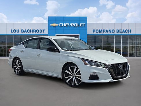 Used 2022 Nissan Altima 2.5 SR image 1