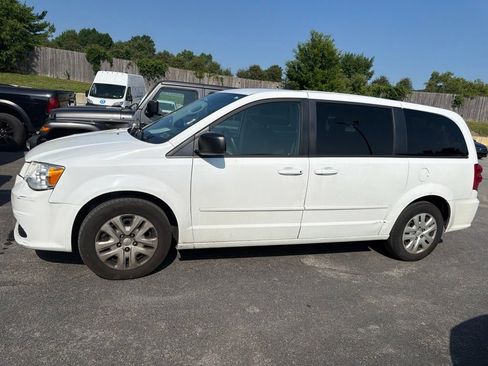 Used 2017 Dodge Grand Caravan SE w/ Power Window Group FWD image 3
