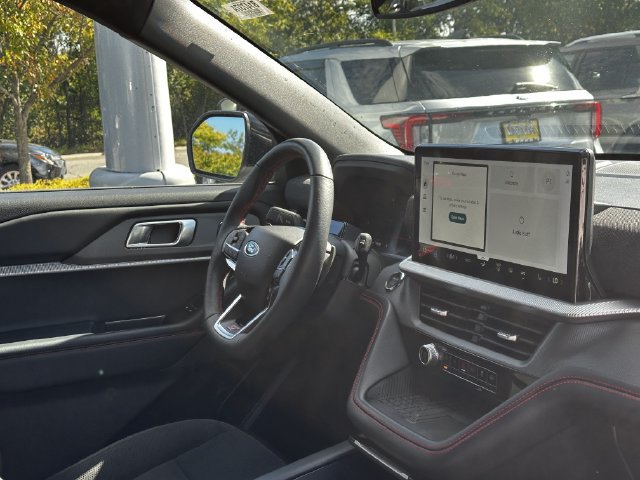 Used 2025 Ford Explorer ST AWD/4WD image 33