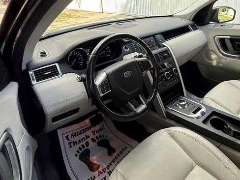Used 2016 Land Rover Discovery Sport SE image 11