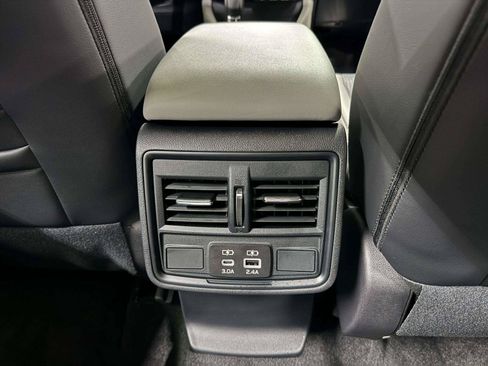 Used 2026 Subaru Forester Premium AWD/4WD image 40