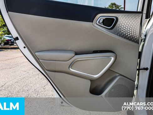 Used 2025 Kia Soul LX w/ LX Technology Package FWD image 47