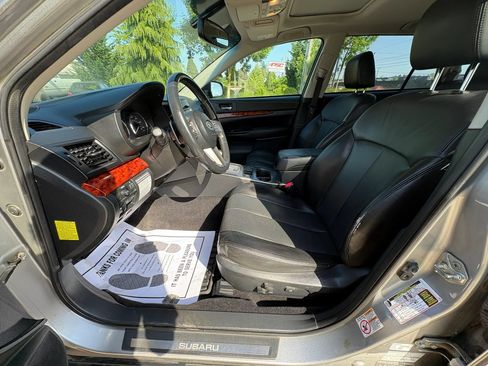 Used 2011 Subaru Outback 2.5i Limited w/ PWR Moonroof Pkg AWD/4WD image 10