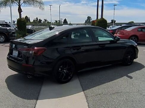 Used 2025 Honda Civic Sport image 8