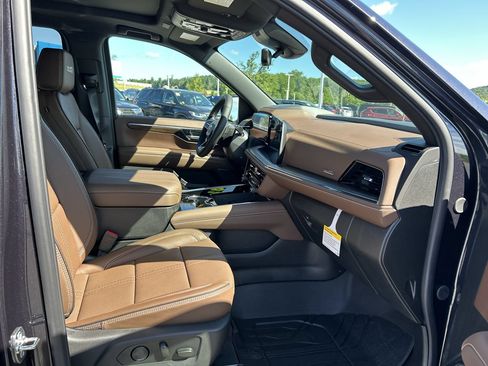 New 2026 Chevrolet Suburban High Country w/ Sun And Tow Package AWD/4WD image 14