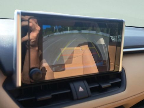 Certified 2025 Toyota RAV4 LE FWD image 17