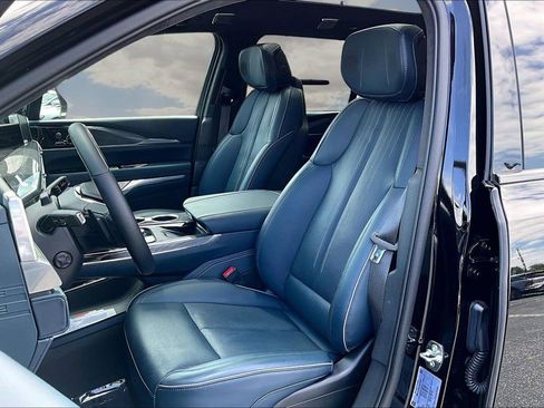 Certified 2025 Cadillac Escalade IQ Luxury 2 w/ LPO, Premium Carpet Package AWD/4WD image 21