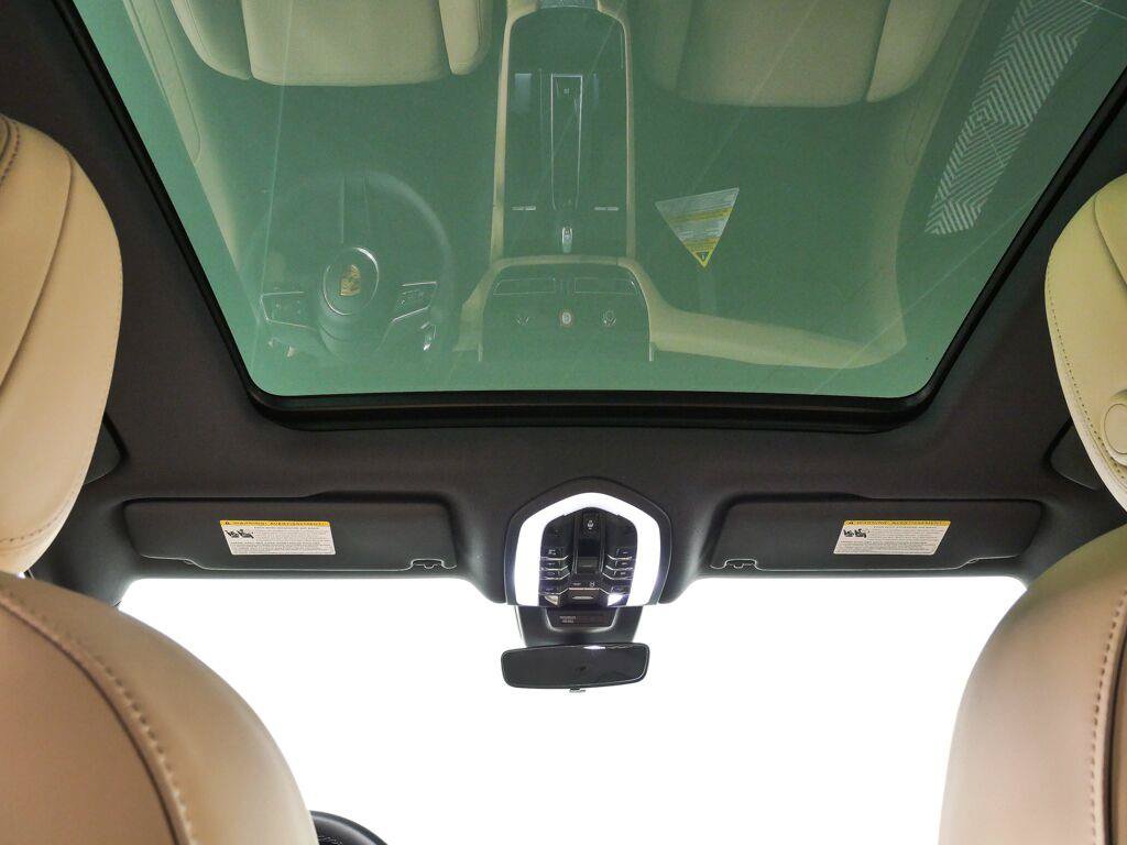 New 2026 Porsche Macan Turbo AWD/4WD image 20