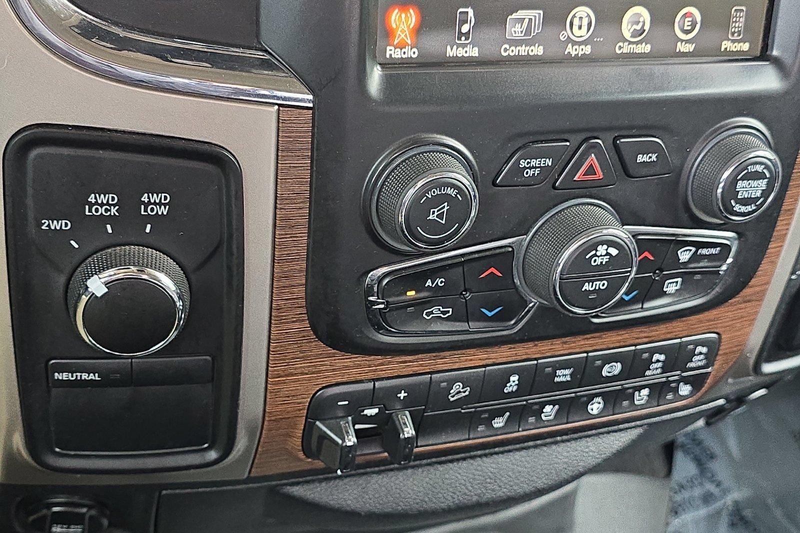 Used 2017 RAM 2500 Laramie AWD/4WD image 17