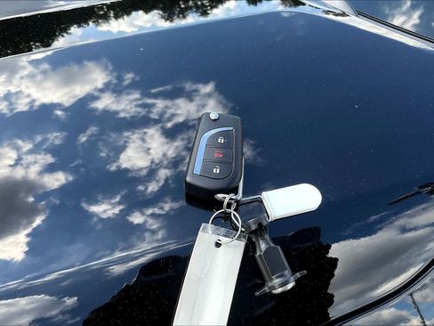 Used 2025 Toyota RAV4 LE FWD image 14